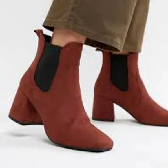 NWT | New Look Women's Square Toe Block Heel Faux Suede Ankle Boots | UK 9/US 11 - Picture 2 of 10